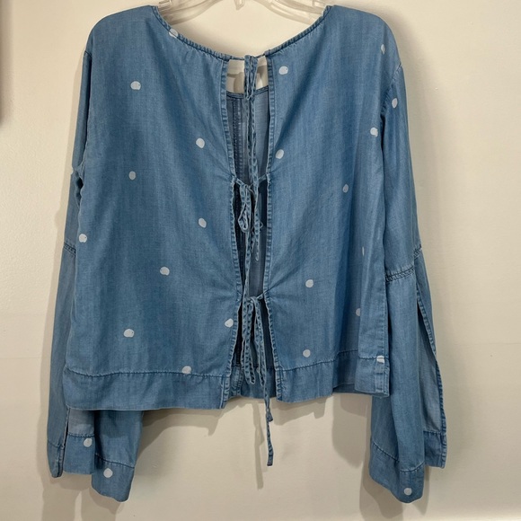 Anthropologie Cloth & Stone Polka Dot Chambray Tie Back Top Medium - Picture 3 of 7